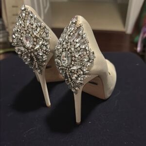 Elegant Cream Stiletto Heels Crystal Embellishments BADGLEY MISCHKA